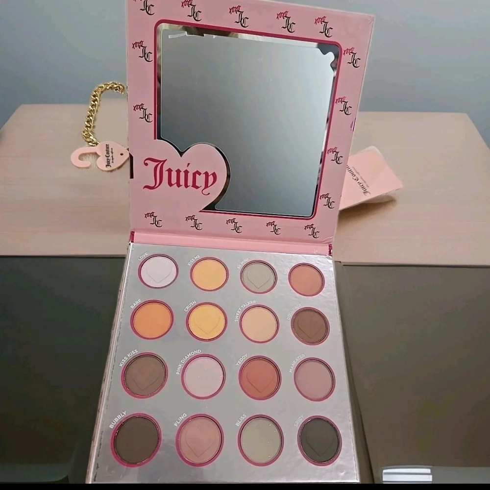 Juicy Couture Lip Print Wallet and Eyeshadow Palette Brand New Sealed